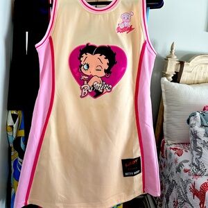 Ladyelite valentines dress with pockets embroideryHeadgear Classics nost…